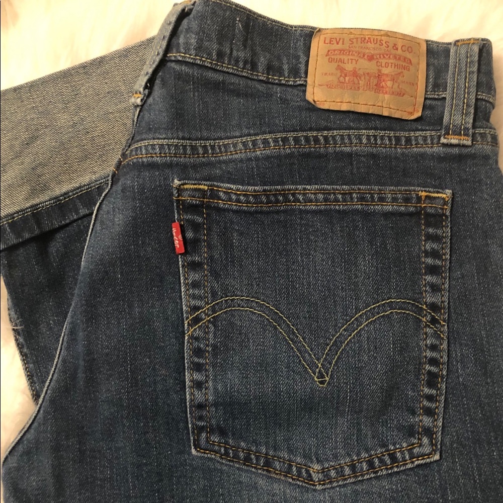 Levi’s Cuffed Capris